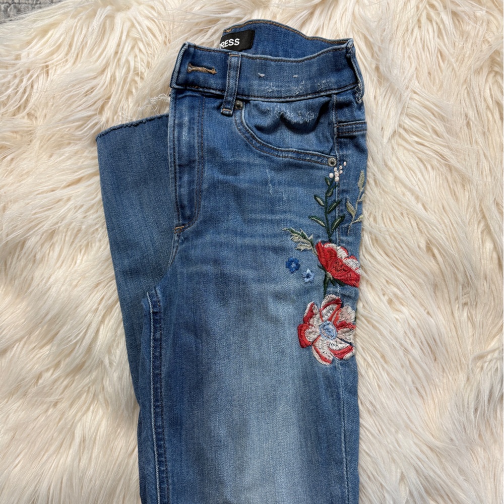 Women's Denim Jeans with Floral Embroidery